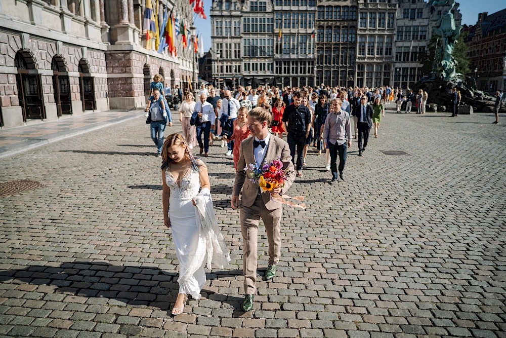 reportage Eine Festivalhochzeit in Antwerpen – Freie Trauung mit Streetfood, Live-Musik und jeder Menge Liebe. Authentisch, wild & echt. 6
