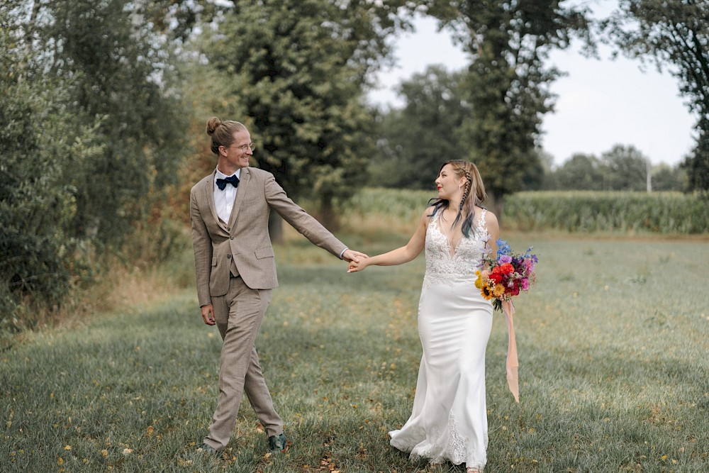 reportage Eine Festivalhochzeit in Antwerpen – Freie Trauung mit Streetfood, Live-Musik und jeder Menge Liebe. Authentisch, wild & echt. 16