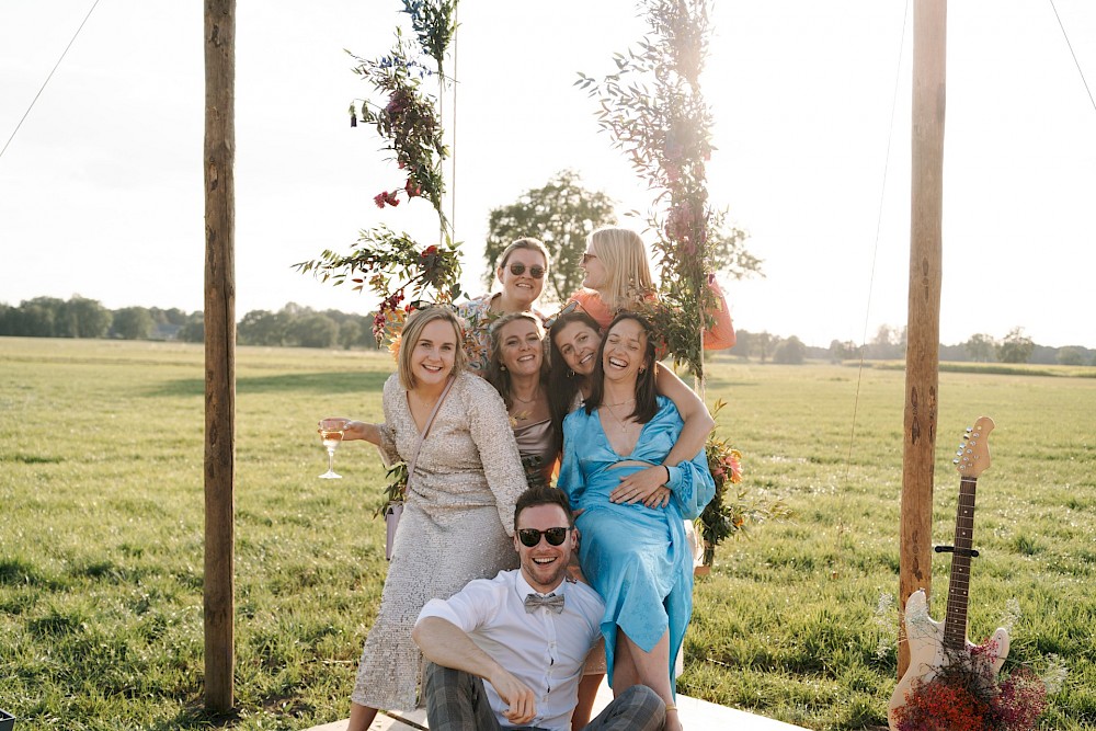 reportage Eine Festivalhochzeit in Antwerpen – Freie Trauung mit Streetfood, Live-Musik und jeder Menge Liebe. Authentisch, wild & echt. 23