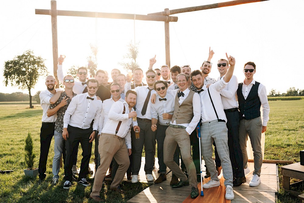 reportage Eine Festivalhochzeit in Antwerpen – Freie Trauung mit Streetfood, Live-Musik und jeder Menge Liebe. Authentisch, wild & echt. 24