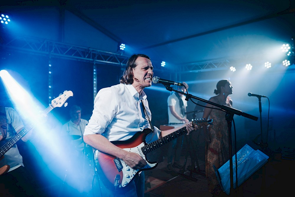 reportage Eine Festivalhochzeit in Antwerpen – Freie Trauung mit Streetfood, Live-Musik und jeder Menge Liebe. Authentisch, wild & echt. 31