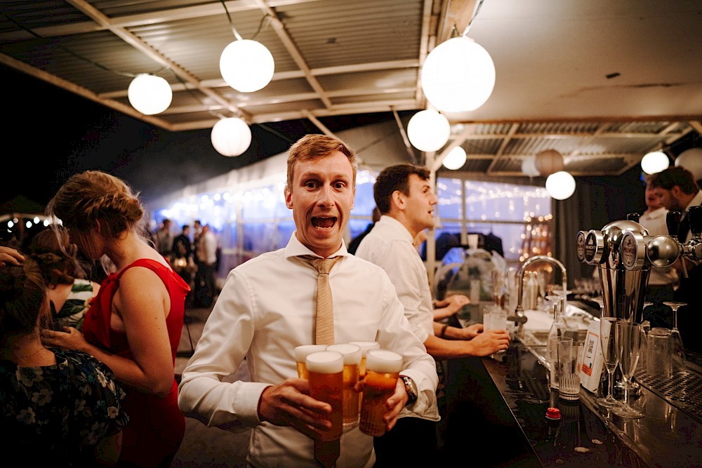 reportage Eine Festivalhochzeit in Antwerpen – Freie Trauung mit Streetfood, Live-Musik und jeder Menge Liebe. Authentisch, wild & echt. 35