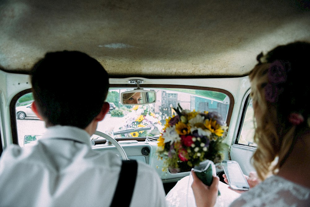 reportage Sommerhochzeit im Bahnwagon 40