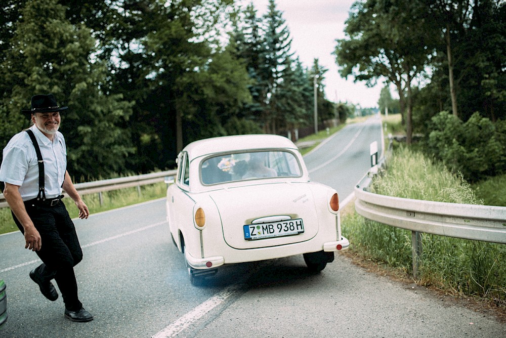 reportage Sommerhochzeit im Bahnwagon 22