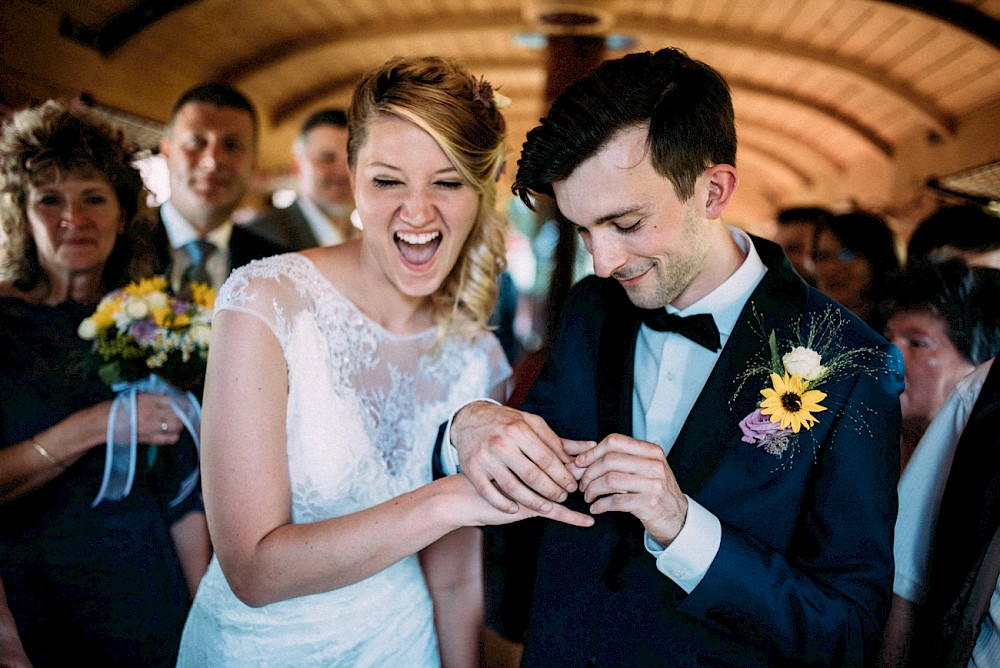 reportage Sommerhochzeit im Bahnwagon 29