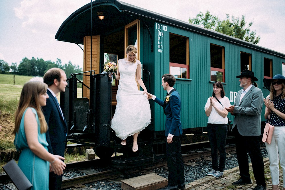 reportage Sommerhochzeit im Bahnwagon 34