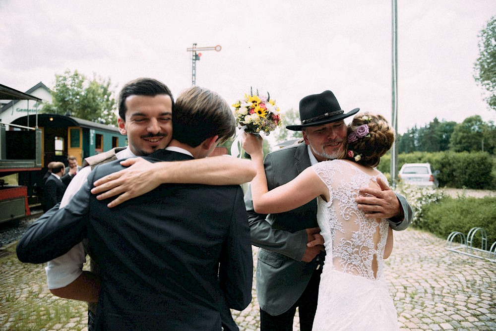 reportage Sommerhochzeit im Bahnwagon 37