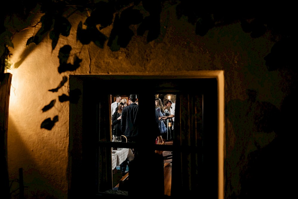 reportage Eine moderne Hochzeitsgeschichte in ehrlichem Licht 36