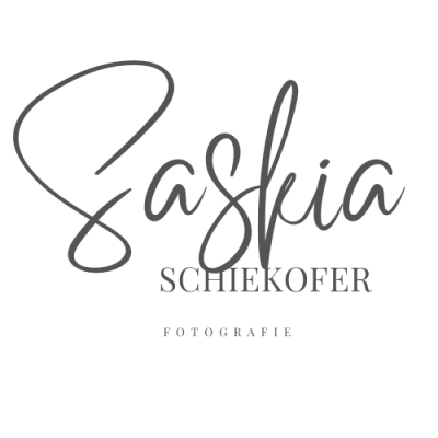 Logo Saskia Schiekofer Hochzeitsfotografie
