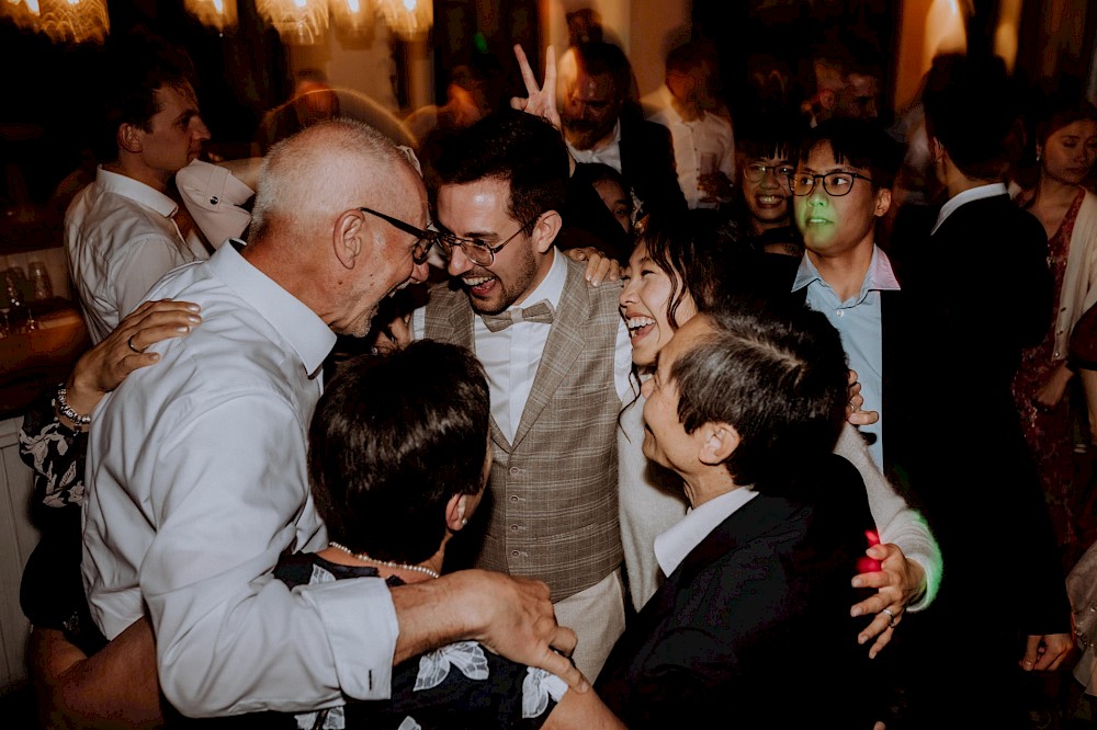 reportage Hochzeitsfotograf Schwarzwald | Traumhafte Hochzeit in der Hochzeitslocation "Die Säge" in Niedereschach-Kappel | Alena Fotografie | 53