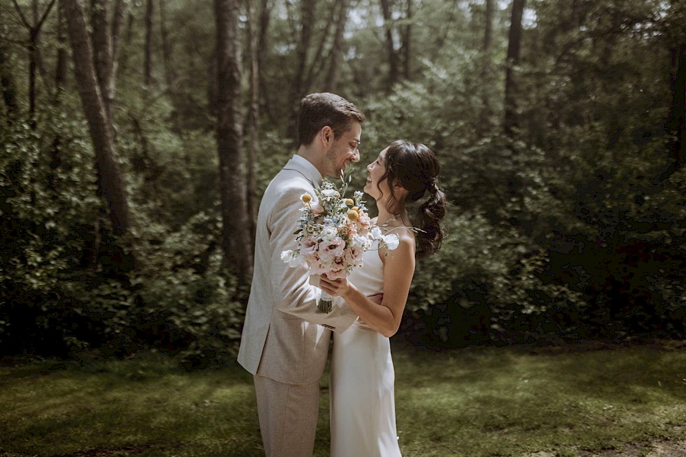 reportage Hochzeitsfotograf Schwarzwald | Traumhafte Hochzeit in der Hochzeitslocation "Die Säge" in Niedereschach-Kappel | Alena Fotografie | 19