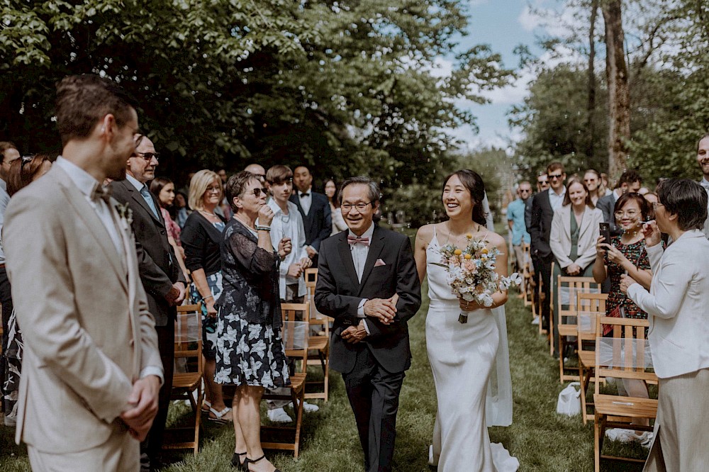reportage Hochzeitsfotograf Schwarzwald | Traumhafte Hochzeit in der Hochzeitslocation "Die Säge" in Niedereschach-Kappel | Alena Fotografie | 26