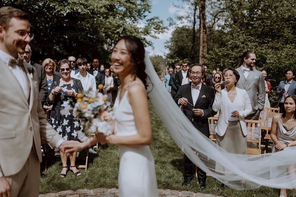 reportage Hochzeitsfotograf Schwarzwald | Traumhafte Hochzeit in der Hochzeitslocation "Die Säge" in Niedereschach-Kappel | Alena Fotografie | 31