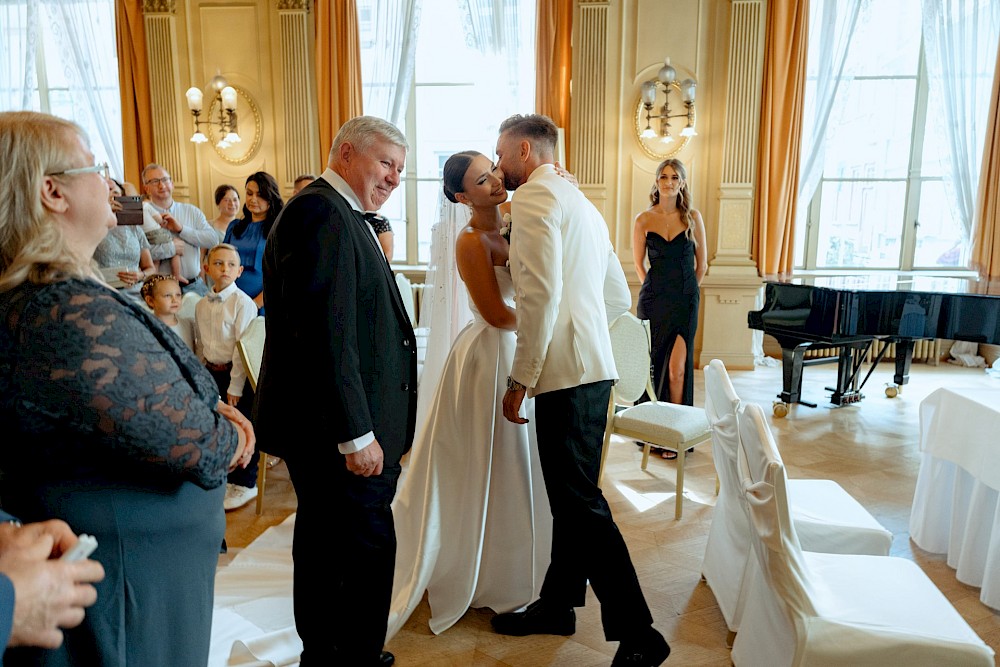 reportage PALAIS PRINZ CARL IN HEIDELBERG | STANDESAMTLICHE HOCHZEIT IM SPIEGELSAAL UND PAARSHOOTING IM MANNHEIMER SCHLOSS 26