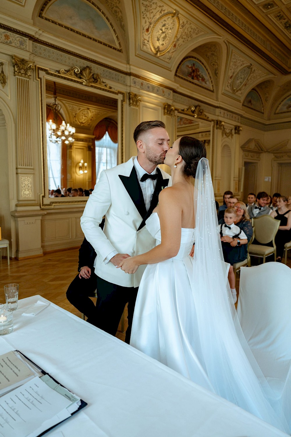 reportage PALAIS PRINZ CARL IN HEIDELBERG | STANDESAMTLICHE HOCHZEIT IM SPIEGELSAAL UND PAARSHOOTING IM MANNHEIMER SCHLOSS 25