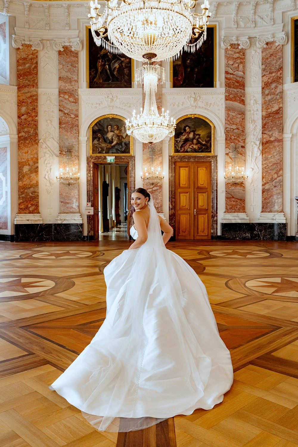 reportage PALAIS PRINZ CARL IN HEIDELBERG | STANDESAMTLICHE HOCHZEIT IM SPIEGELSAAL UND PAARSHOOTING IM MANNHEIMER SCHLOSS 33