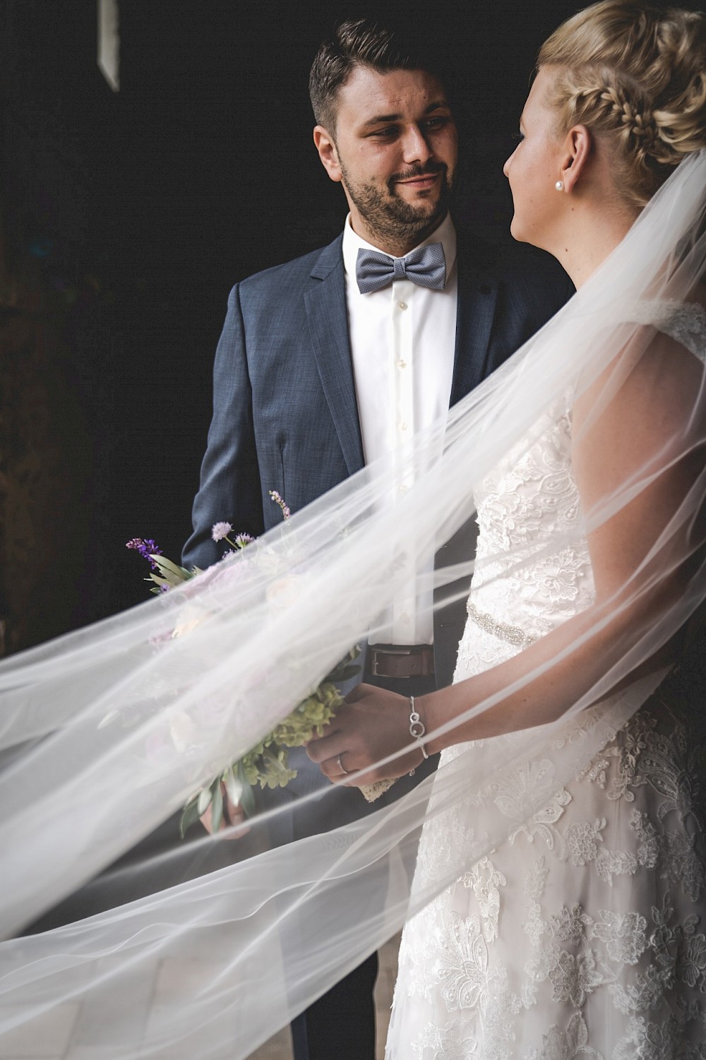 reportage Festliche Hochzeit in einem fränkischen Stadel 17