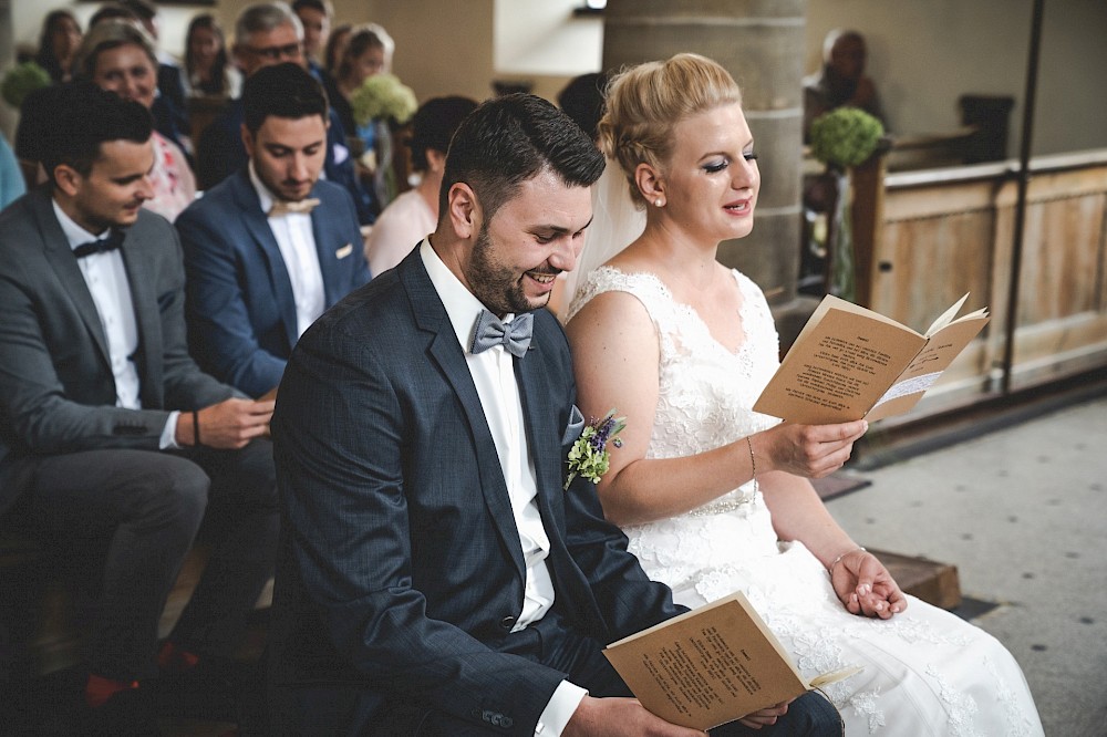 reportage Festliche Hochzeit in einem fränkischen Stadel 23