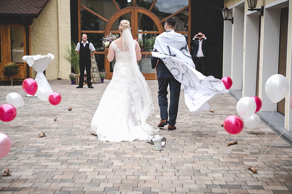 reportage Festliche Hochzeit in einem fränkischen Stadel 25