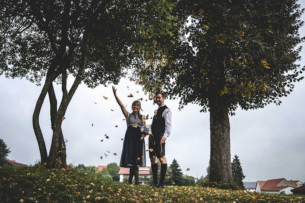 reportage Traumhafte Hochzeit in bayerischer Tracht 10