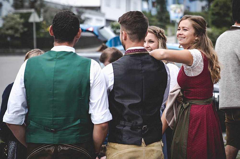 reportage Traumhafte Hochzeit in bayerischer Tracht 15