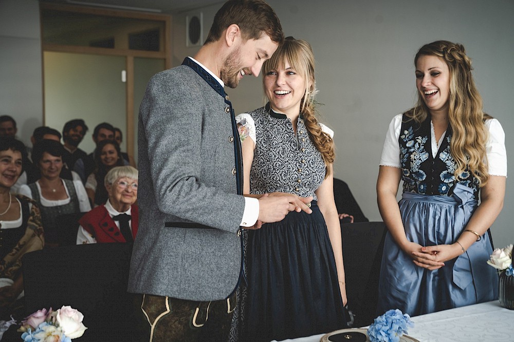 reportage Traumhafte Hochzeit in bayerischer Tracht 19