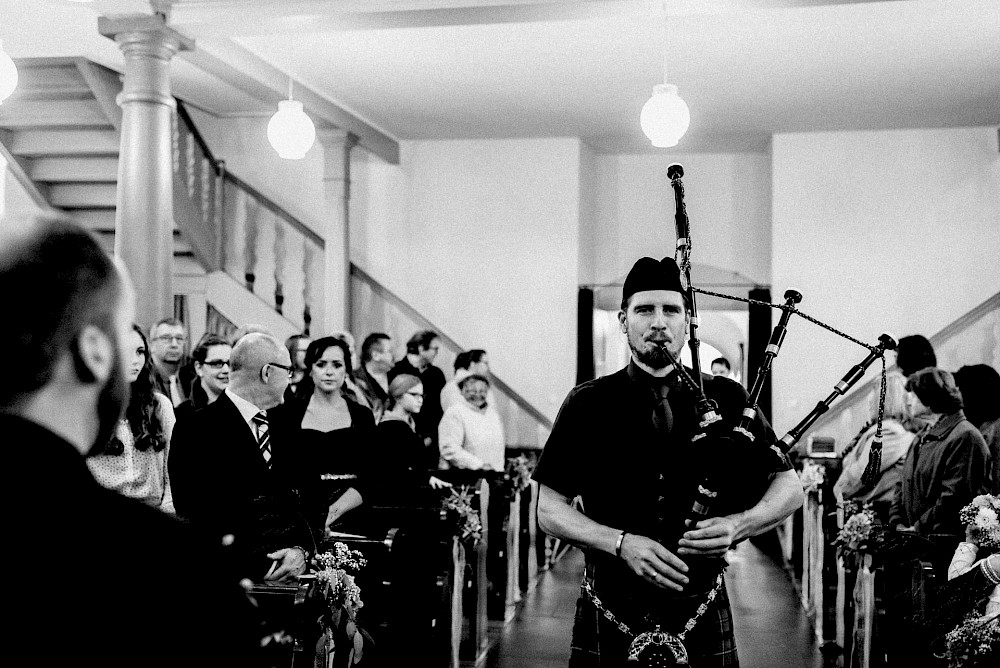 reportage Kirchliche Trauung Messel, Feier Thomashütte, Eppertshausen bei Darmstadt 18