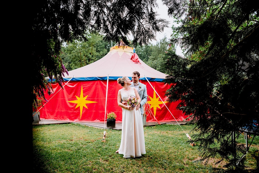 reportage Manege frei für diese bunte Hochzeit im Zirkuszelt! 3