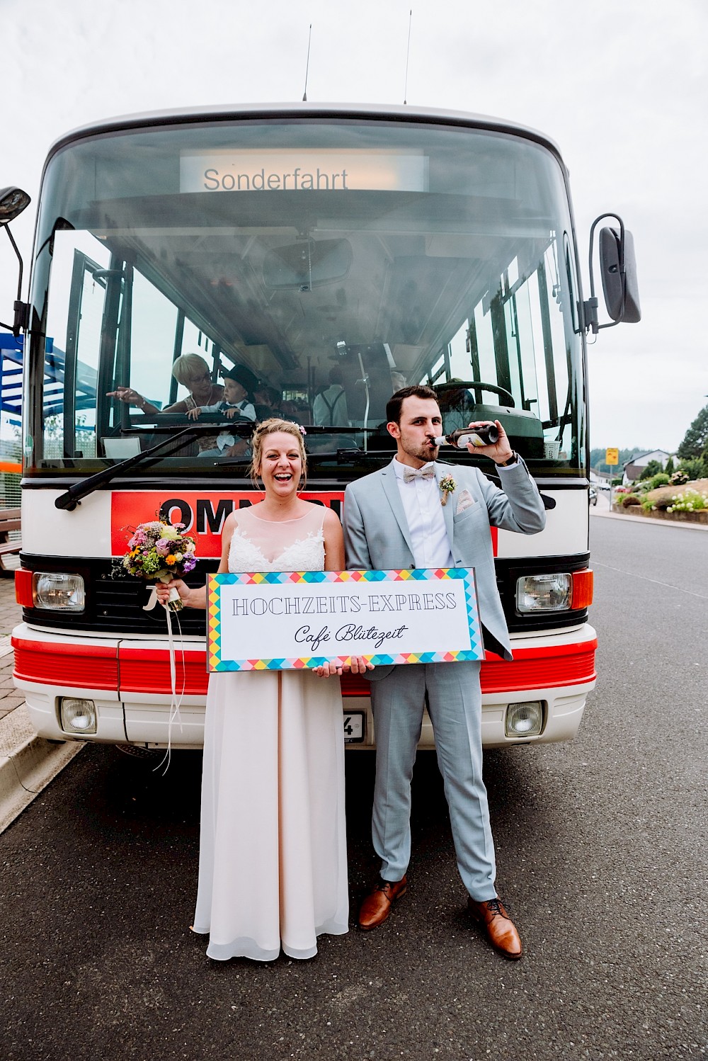 reportage Manege frei für diese bunte Hochzeit im Zirkuszelt! 39