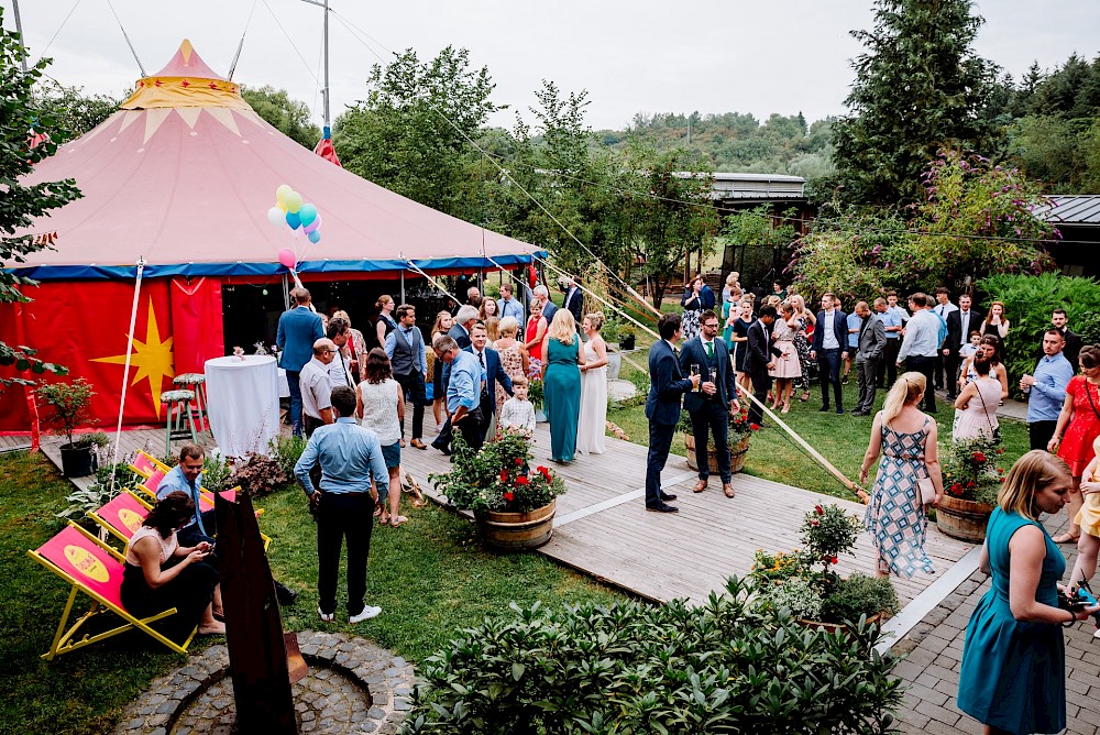 reportage Manege frei für diese bunte Hochzeit im Zirkuszelt! 42