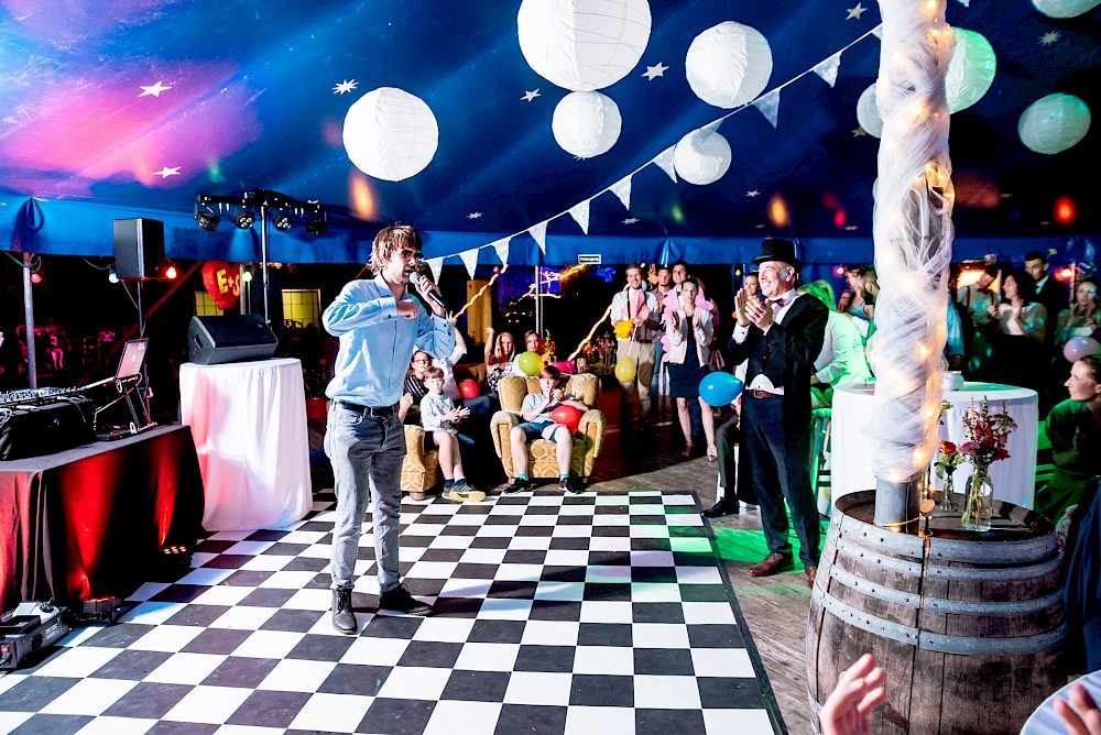 reportage Manege frei für diese bunte Hochzeit im Zirkuszelt! 55