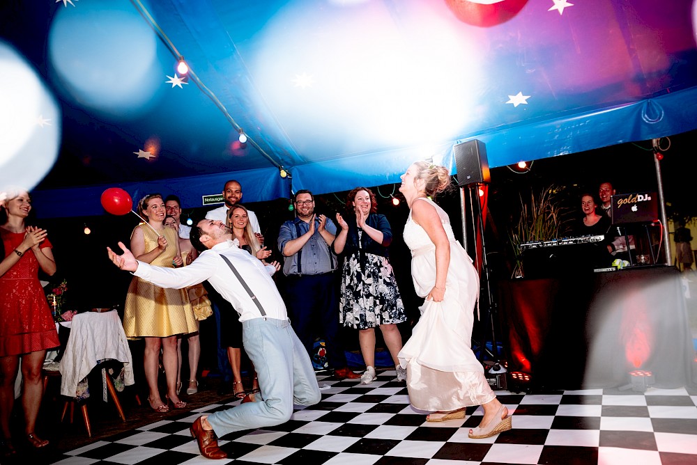 reportage Manege frei für diese bunte Hochzeit im Zirkuszelt! 58