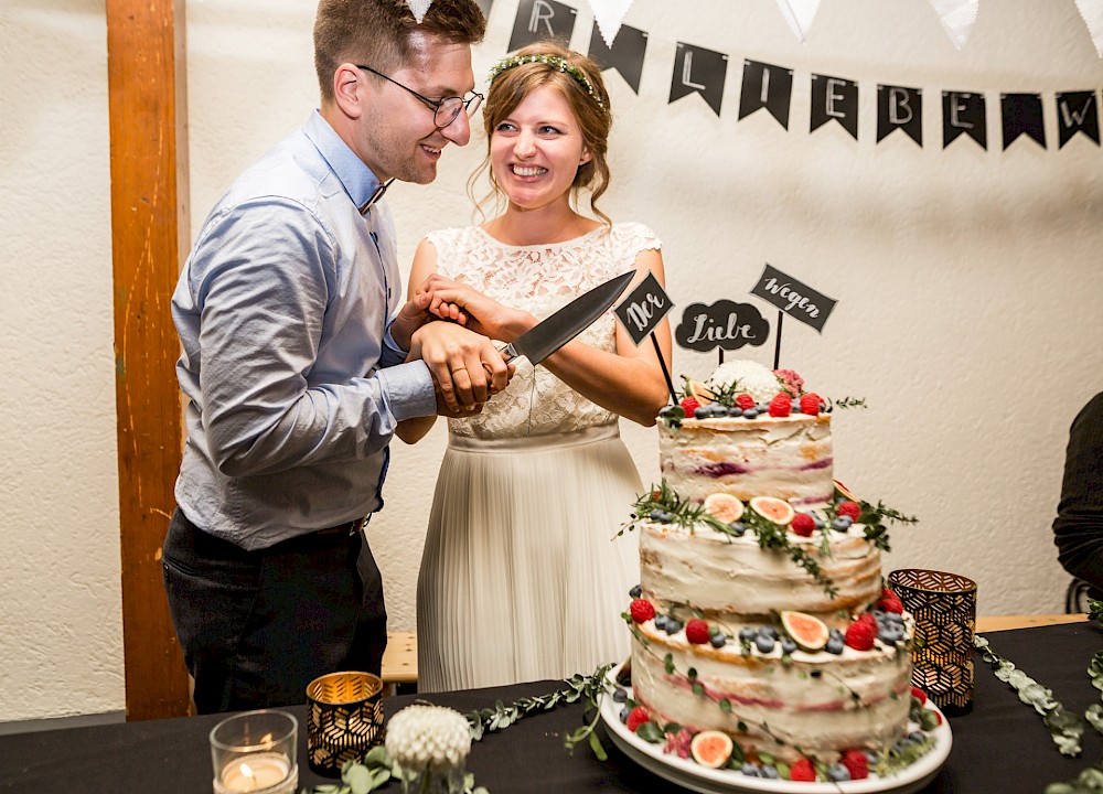 reportage Katharina und Sebastian – Spaß ohne Ende auf der Polterhochzeit 51