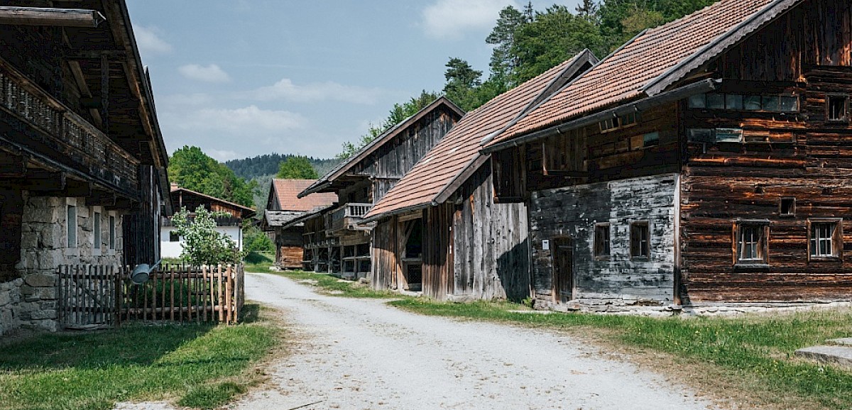 Trachtenhochzeit im Museumsdorf Tittling