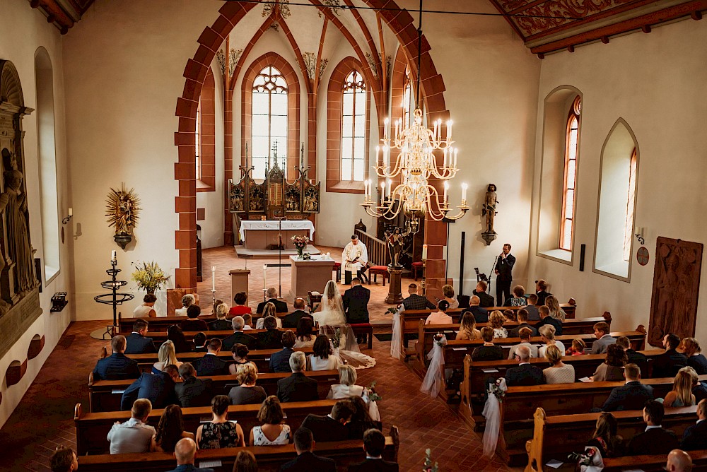 reportage Viki & Adrian - romantische Trauung in Steinheim 17