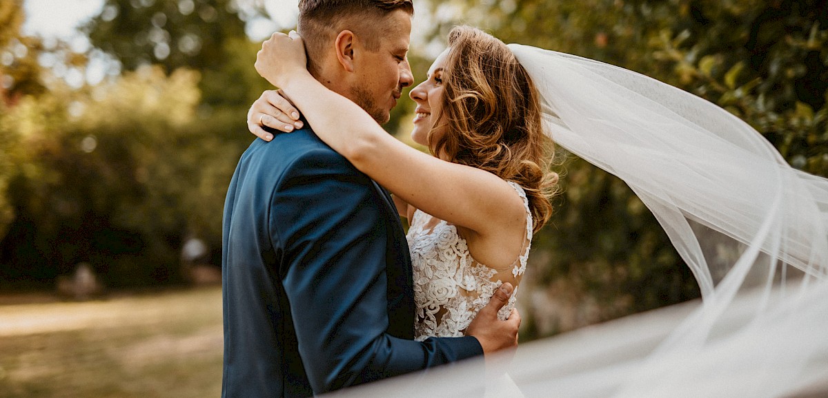 Viki & Adrian - romantische Trauung in Steinheim