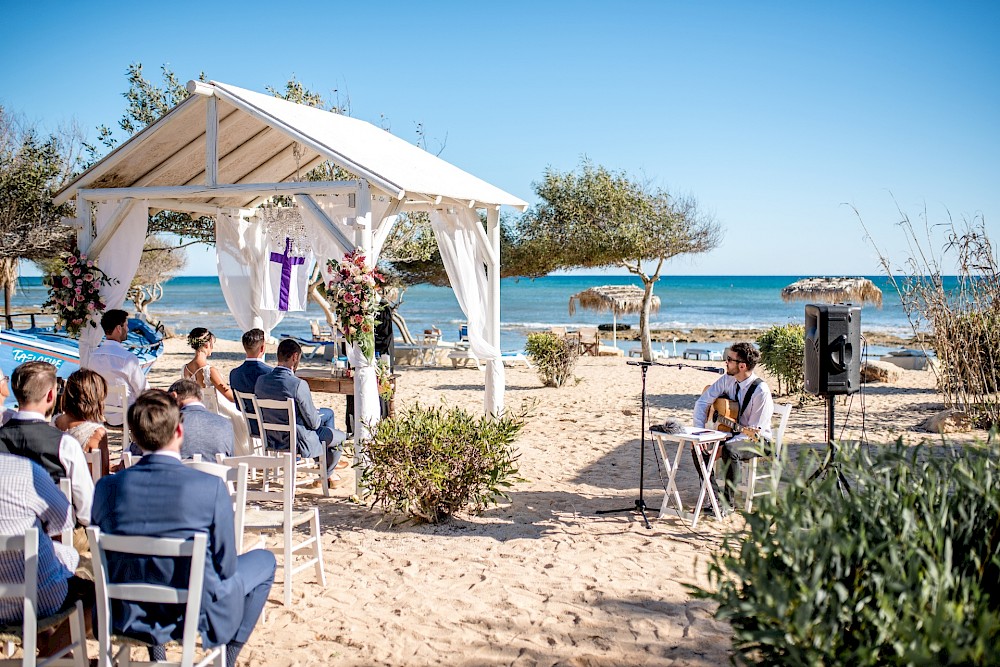 reportage Strandhochzeit von Lisa und Daniel in Zypern 28