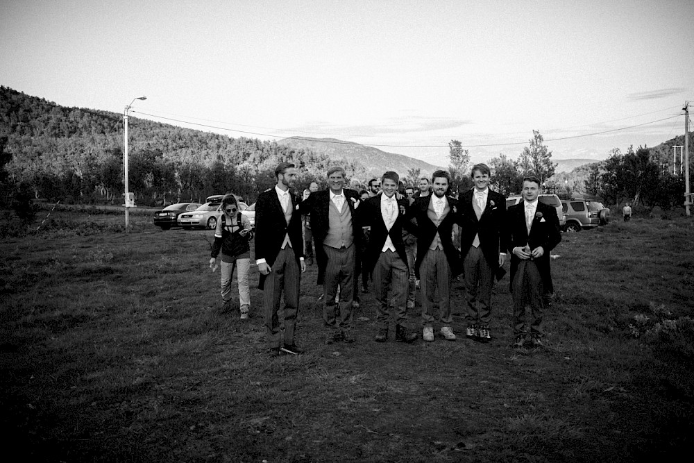 reportage Lofoten - Mitternachtssonne Hochzeit 15