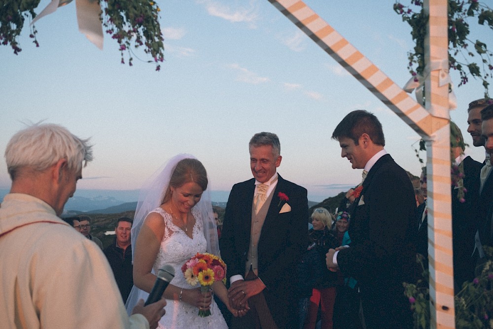 reportage Lofoten - Mitternachtssonne Hochzeit 36