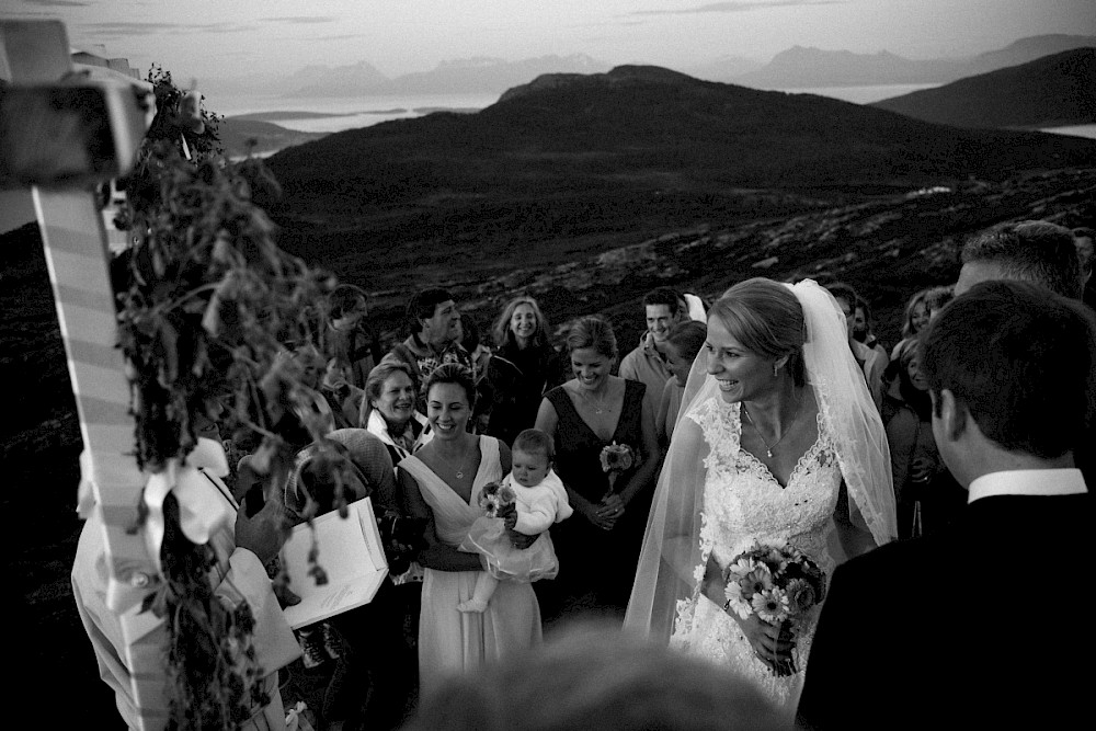 reportage Lofoten - Mitternachtssonne Hochzeit 21