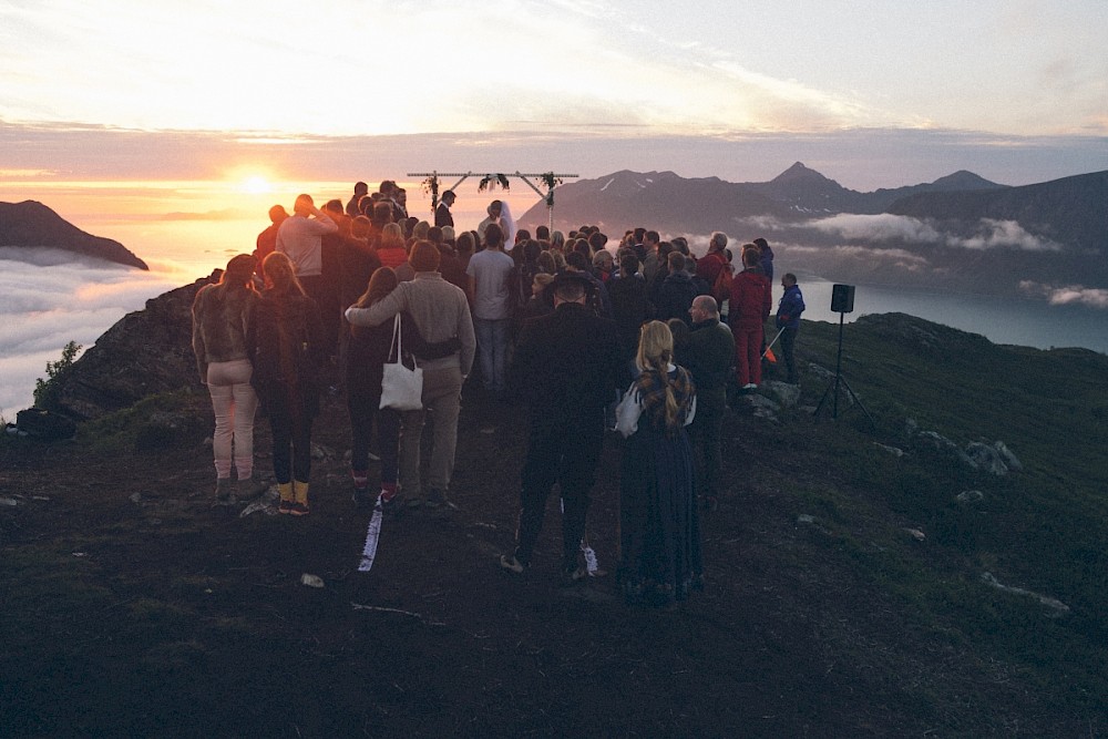 reportage Lofoten - Mitternachtssonne Hochzeit 23