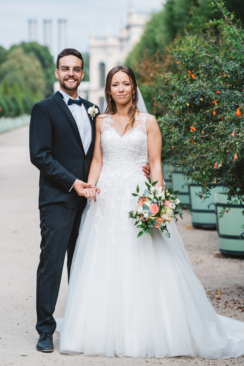 reportage Kirchliche Hochzeit von Ruta & Sergey im Spätsommer mit Party im Queens 45 12