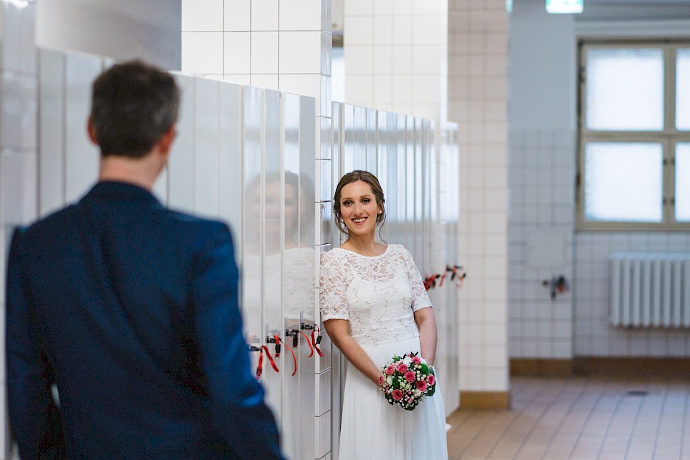 reportage Brautpaarfotos im Stadtbad Berlin Mitte 10