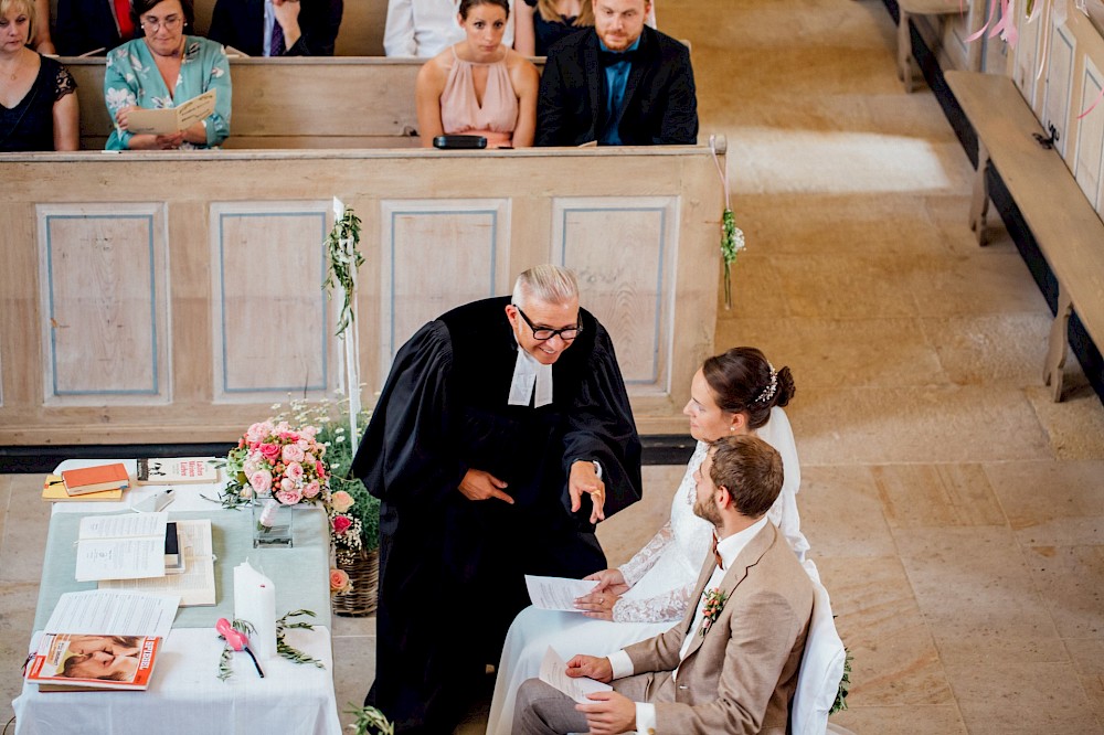 reportage Zauberhafte Sommerhochzeit im Kloster Heilsbruck in Edenkoben. 4