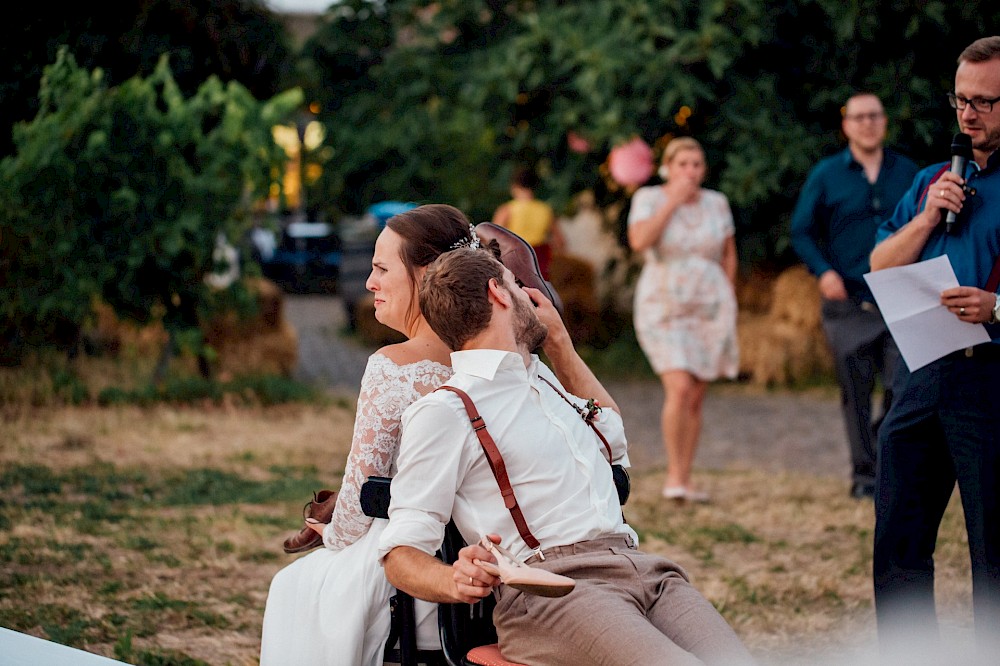 reportage Zauberhafte Sommerhochzeit im Kloster Heilsbruck in Edenkoben. 15