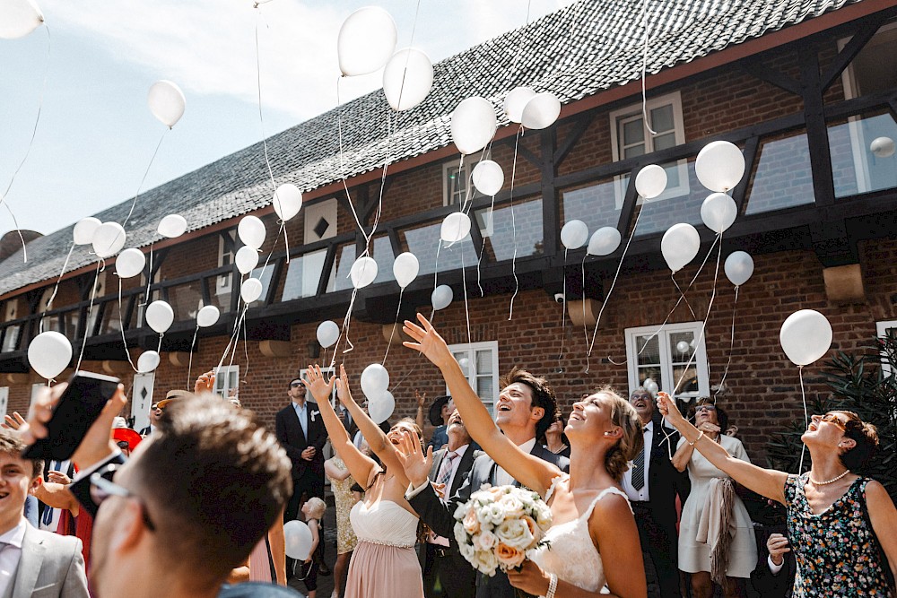 reportage Sommerhochzeit auf Burg Heimerzheim 25