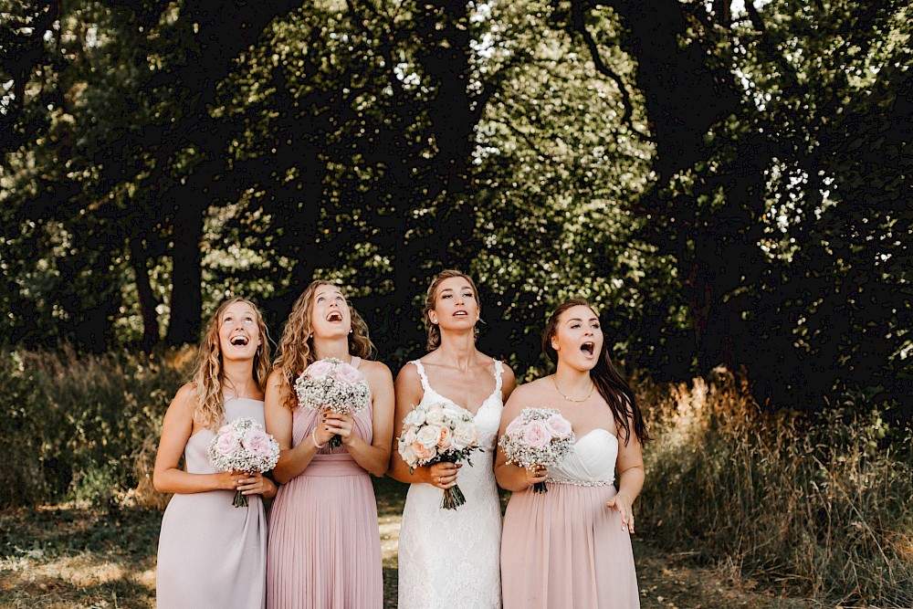 reportage Sommerhochzeit auf Burg Heimerzheim 28