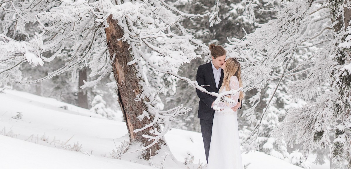 Winter-Elopement