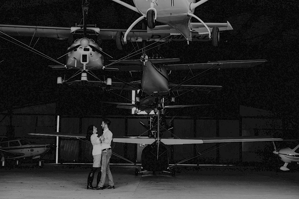 reportage Pre-Wedding Shooting auf dem Flugplatz 17