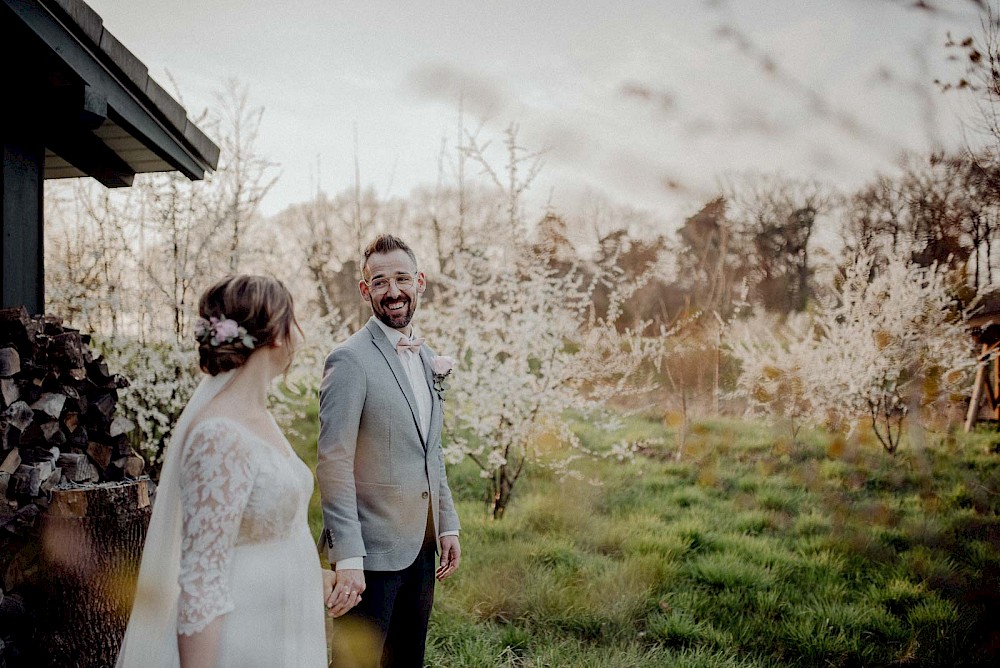 reportage Landhotel Voshövel | Moderne Landhochzeit mit viel Gefühl 36